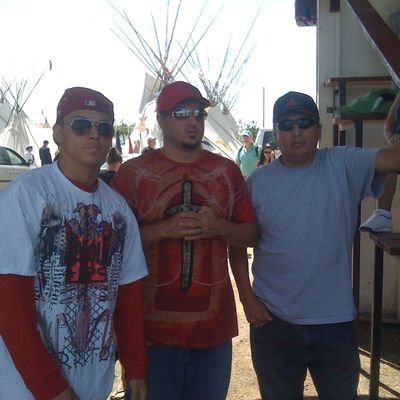 Urban blogger | Creating Cool 👓🎧🎼 #powwows #natives #Indianrelays #grassdancer #nativerap #nativehiphop #wirelessheadphones #polarizedsunglasses #womensfancy