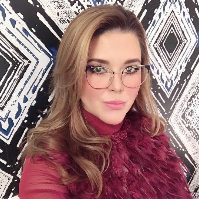 UrbinaEvelin1's profile picture. 