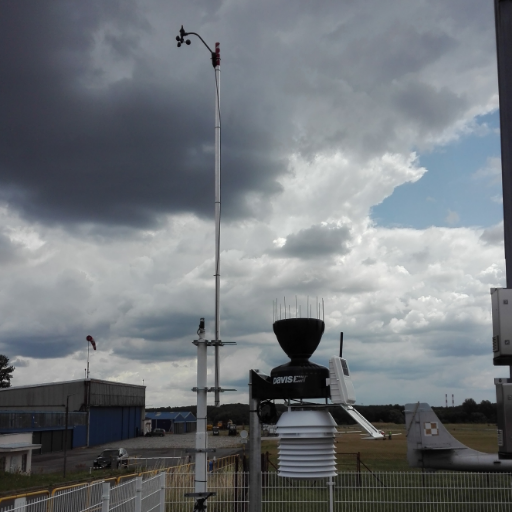Stacja meteorologiczna #DavisVantagePro2 usytuowana na terenie ogródka meteorologicznego IMGW-PIB. #ProjektBadawczy #OcenaJakościDanych z #PWS
