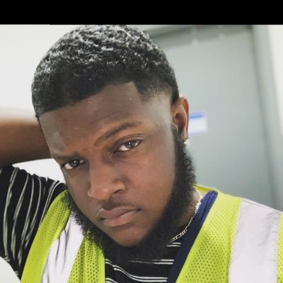 DeAndre Caldwell •Graphic Designer 🖥🖱 • PUBG Mobile📱• PS4🎮• College 📚Graduate