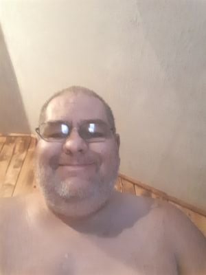 My name is Mike Rogers im 47 years of age I live in Baker City Oregon with my mom I AM DIVORCED SINGLE GOR 5 YEARS  I have two girls one is 6 and 1 is 7 I have
