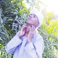 ‏لن تفهمــو ٱو تشعــرو بما في داخلي

لذآلڴ إڴتفــو بما آڴتب . . . . . .  . !?