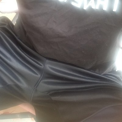 Blk
28

Shiny lycra, basketball shorts
Musty dick 🍆🍆🥜🥜💦💦👌👌
Oral mushroom headz😋😋😋