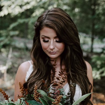 makeupbylexib's profile picture. freelance makeup artist based in tennessee//specializing in formal, wedding, + photography makeup//click the link for booking + details// @makeupbylexib on ig