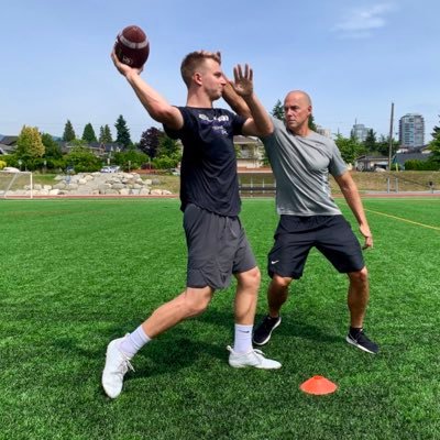 Kinesiologist, QB Movement Expert. Helping quarterbacks and coaches improve through the science of kinesiology and the art of movement.