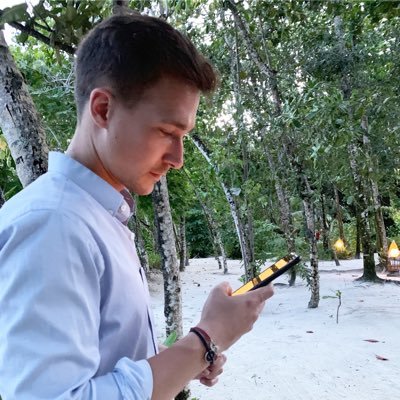 #WebEntrepreneur #CEO of @WineAndBox / MerxPoleos. 🚀E-commerce / 💻WebMarketing.