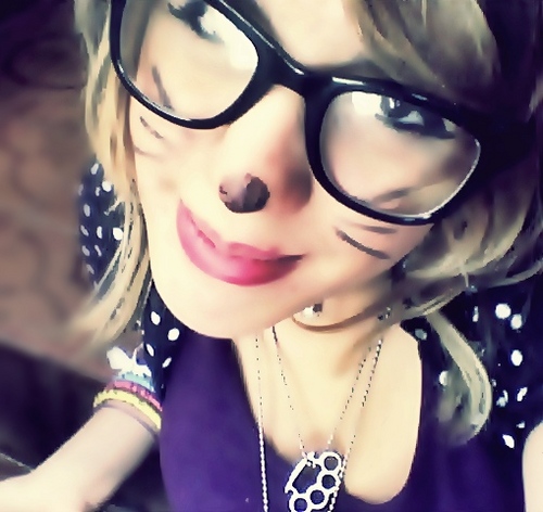 Apenas mais uma menina em busca de realizar seus sonhos ! (: