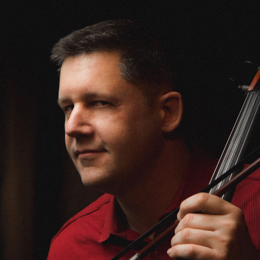 Grammy-winning cellist and Professor Chamber Music at the University of Cincinnati College-Conservatory of Music. Also: Dad, husband, foodie, beer nerd.