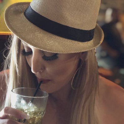 JLynnA05's profile picture. Hair Stylist & Make up Artist; Mixing business with pretty 🖤