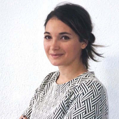 Comunicación, viajar, chocolate negro. Soy social pero no tengo instagram.