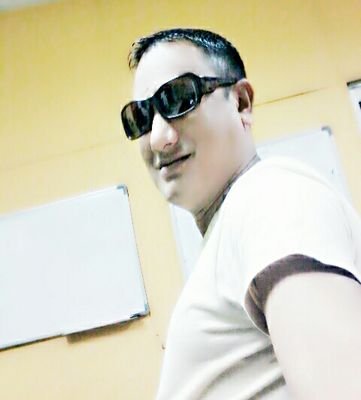 i0UV8Jb8CMQfLv4's profile picture. साधा जीवन उच्च बिचर