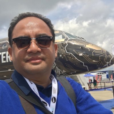 Husband to Peggy Marin Simanjuntak. Father to Amadea Sarahnova, Kim Laveda and Precious Ivana. An Advocate at SHM Partnership Law Firm. Manchester United Fan.