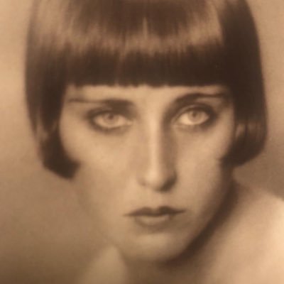 NahuiOlin1893's profile picture. Novela de María del Carmen Mondragón “Nahui Olin” escrita por E. Alejandro Santoyo Castro.