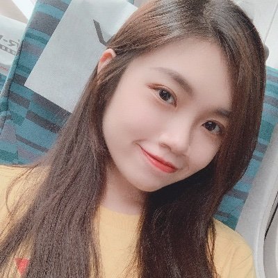Phoebe69323099's profile picture. 