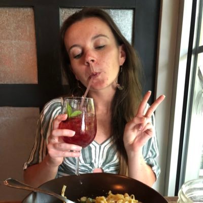 HoweYouLikeThat's profile picture. 