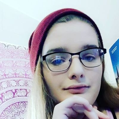 rosebundy17's profile picture. Don't be afraid to be yourself.