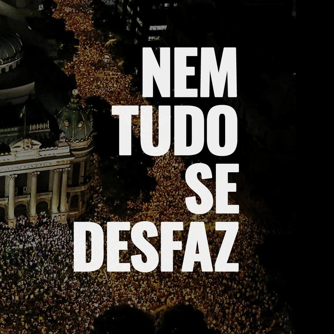 NEM TUDO SE DESFAZ é um documentário ensaístico sobre os desdobramentos políticos das Jornadas de Junho de 2013 que culminaram na eleição de Jair Bolsonaro.