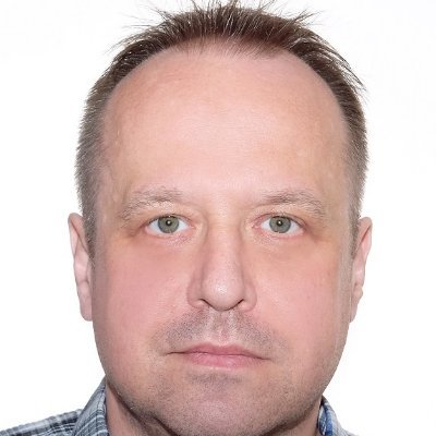 Dziennikarz. Wolnorynkowiec. Osobiście konserwatysta. Tu prywatnie. Najważniejsze ☛ BRD. Fan gospodarki morskiej.
No i kibol. Arka Gdynia & Bayern Monachium