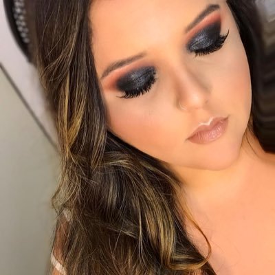 Luaveras_'s profile picture. Molduras boas não salvam quadros ruins.