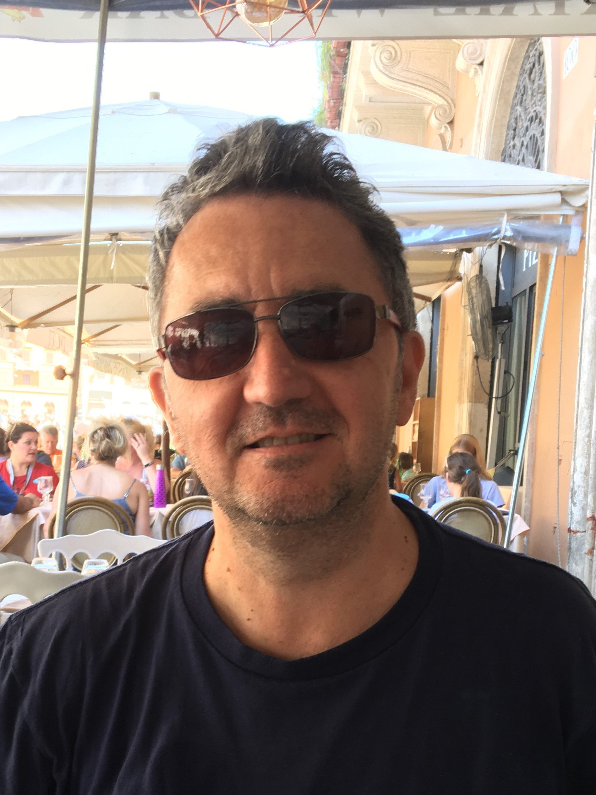 bouche_laurent's profile picture. Littérature et philosophie politique. Déjà une aventure musicale comme #auteur et compositeur, et une autre dans le football professionnel. Un roman en 2019