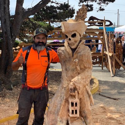 Argentinian Chainsaw Carver