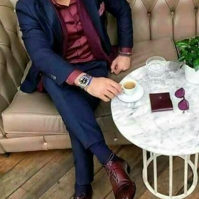 آلأوفيآء ؛ قد تگون قلوبہَم حزينہَ ؛
لگن يگفي أن ضمآئرهم حيہَ ونظيفہَ