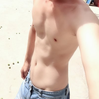 liyuze1314's profile picture. m..……