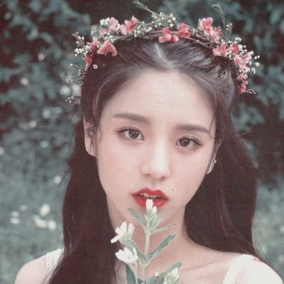 ｡:ﾟ ‘✩､    𝘺𝘰𝘶 𝘮𝘢𝘬𝘦 𝘮𝘦 𝘩𝘢𝘱𝘱𝘺 𝘸𝘩𝘦𝘯 𝘴𝘬𝘪𝘦𝘴 𝘢𝘳𝘦 𝘨𝘳𝘦𝘺 » #LOOΠΔ  彡