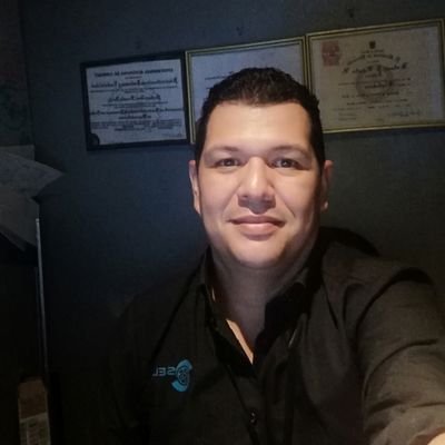 Ingeniero en Electronica, Licenciado en Administracion y mercadotecnia, Gerente de SELTA, Dios nos da talento nosotros ponemos el caracter para usarlo