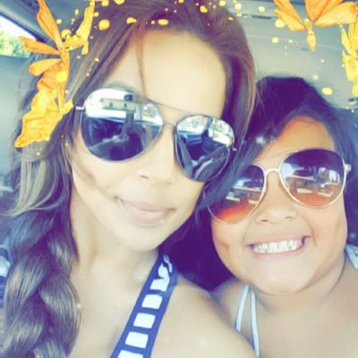 StacyJara5's profile picture. Just here for the gossip