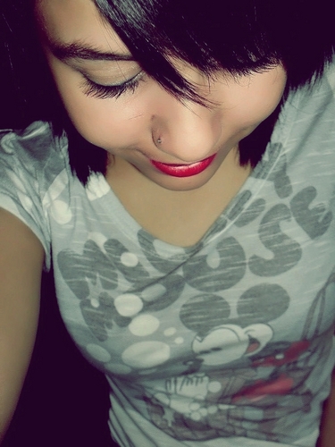 PleasureLaa's profile picture. oi *-*