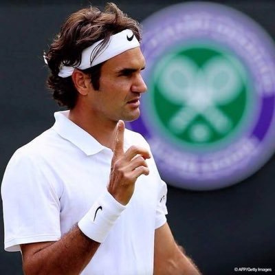 amante del tennis, del rovescio ad una mano e di sua maestà Roger Federer , fantasy , LOTR ,manga . ITALY