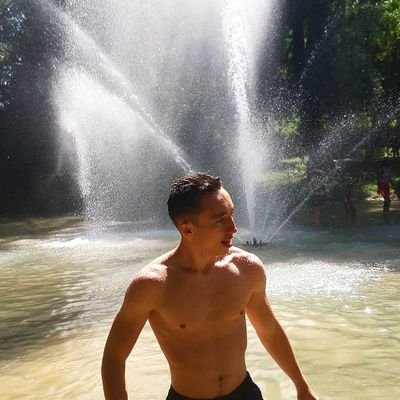 🤪 21 ans
📷 arthur.bne
👨🚒 pompier professionnel
🏋️♂️ musculation
🏠 Berru