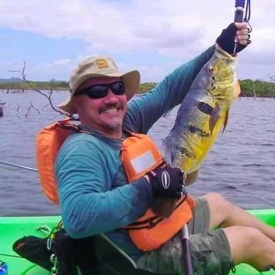 Práctico pesca deportiva en kayaks. Escribo y público artículos sobre la pesca y los kayaks en mis redes sociales @mikebacouroskayaks