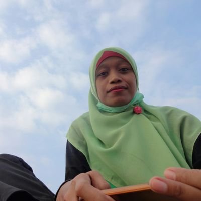 Bahagia itu sederhana. 😃😃Keep smilee and selalu bersyukur ya..😌😌