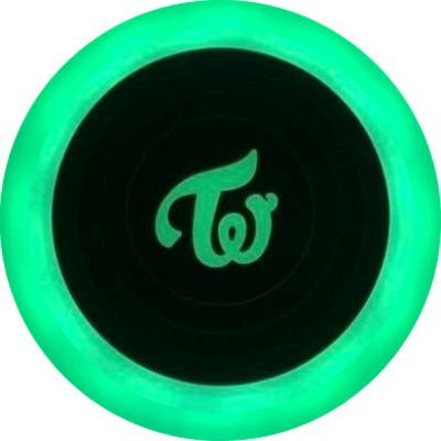 moonizkr's profile picture. 