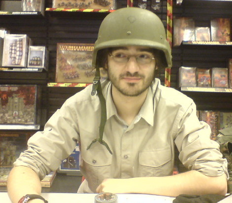 Friki, geek, noctámbulo frustrado.

 Cheer up guys, always look on the bright side of life!