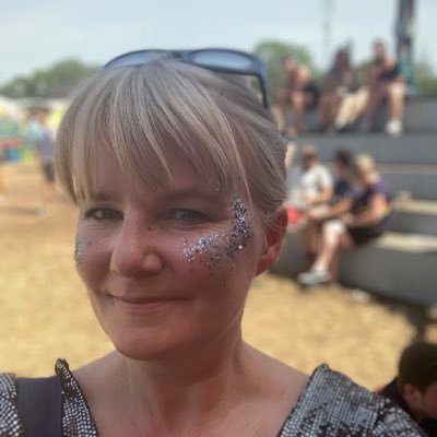 I love music, especially live music and especially The Cure. Left leaning Remainer.