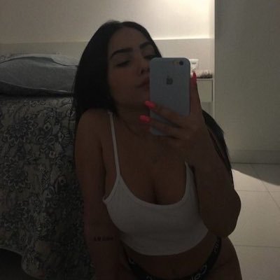 czuIosci's profile picture. she/her