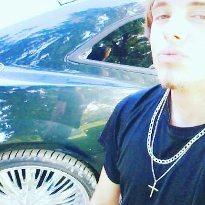 bimmergang100's profile picture. 20 years old 
single