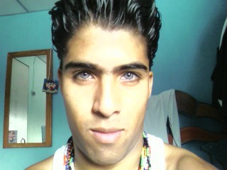 sknaiker's profile picture. Que bien es tener amigos y poder compartir con ello cuando mas necesiten