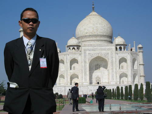 Dosen dan wartawan,reza_q22@yahoo.com, rezaputra2014@gmail.com
