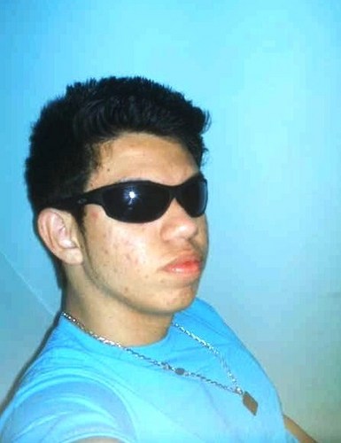 Sou Raul tenhu 17 anos,sou musico! ,torco para o tricolor paulista, quer me conheser melhor!entao fallow me =)