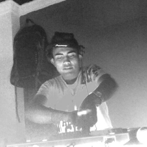 thedjleomix's profile picture. La vida es corta: rompe reglas, besa despacio, ama de verdad, ríe mucho y nunca te arrepientas de lo que te hizo sonreír.