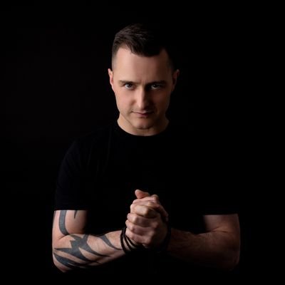 UK Hardstyle host | Bookings: bookings@twistedartists.com | Follow: @werhduk | HDUK Podcast & news: https://t.co/DM7AwV0ax2