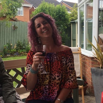 nicola_mulqueen's profile picture. 