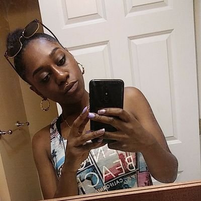 Singer 🎤😩 Rapper😎🎧 Braider/Hairstylist💁🏾💇🏾🙆🏾 Artist 🖍🖊🖌 Dope💥 Funny 😂 Sweet Pea🌸 ♑✊🏾BLM❤️