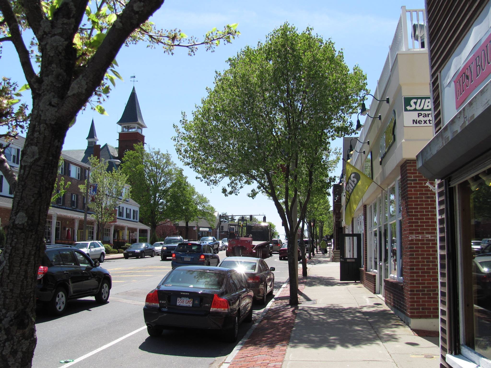 Destination Downtown is a community-led organization to steer the revitalization of downtown Walpole, MA. Join us on the journey to make Walpole a destination!