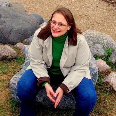 @RandolphMacon Provost. Lover of the liberal arts. Avid SCOTUS follower; rabid USWNT, USMNT, and Tottenham Hotspur fan.
