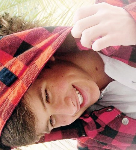 ErikViilar's profile picture. 15,Touro.
Hobby:Jogar vôlei, futebol e dançar 
ponto forte:Persistência
ponto fraco:Impaciência 
PARTICIPANTE DO COLIRIO!